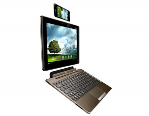 L'Asus Padfone: smartphone, tablette et netbook. Qui dit mieux?