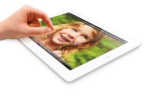 L'iPad reste une tablette de référence. Le modèle 128 Go est disponible.